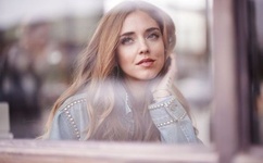 一面亲上边一面膜下边打扑克免费